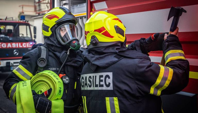 Ognjeni zublji zajeli skladišče BTC-ja, na kraju gasilci in policisti