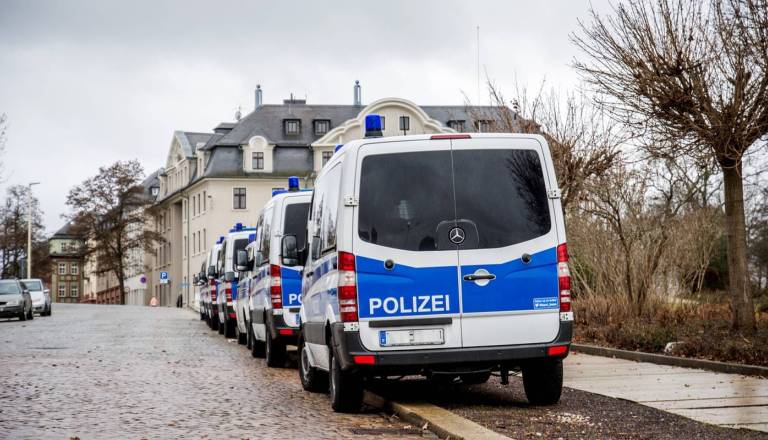 Alarm v Nemčiji: Aretirali pet moških, ki so načrtovali napad na božični sejem