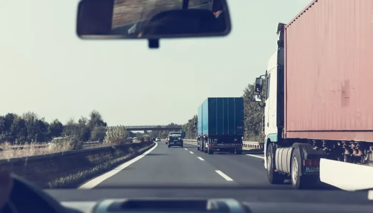 Po pomurski avtocesti promet le po enem pasu