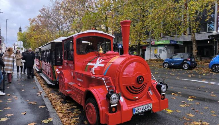 Mariborski vlakec še brez imena, a z novim voznim redom