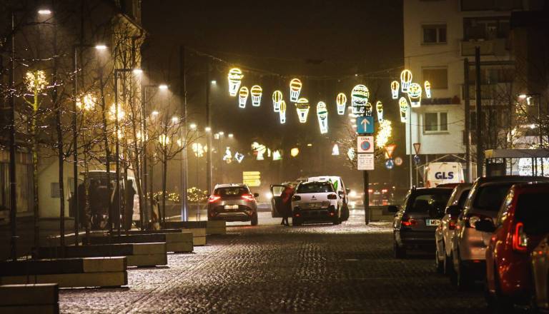 Nakupi in opravki tik pred prazniki: Preverite spremenjen odpiralni čas