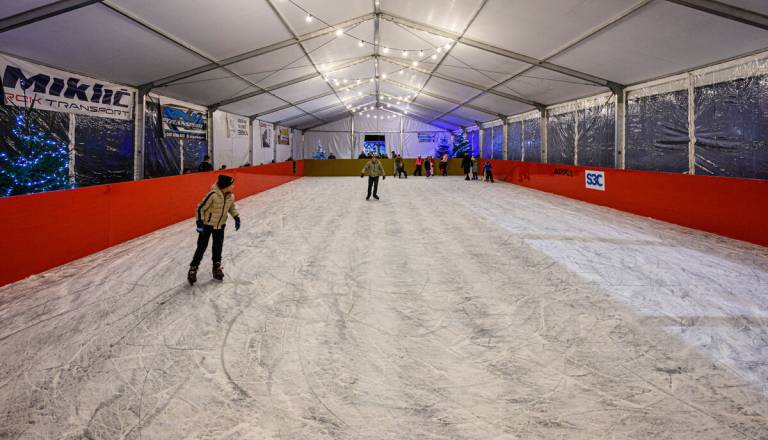 V Temenici odprli eno največjih drsališč v okolici