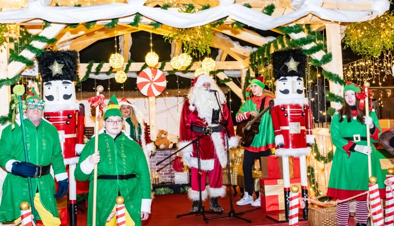 FOTO in VIDEO: Božičkova vas v Cirkulanah znova očara s svojo čarobnostjo