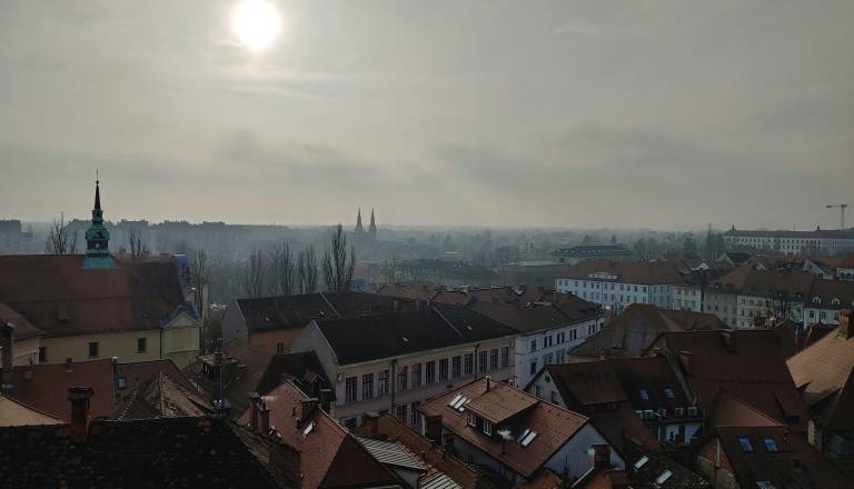Kaj pa sežigalnica? »Onesnažen zrak v Ljubljani povzroča astmo pri otrocih in več kot 200 prezgodnjih smrti letno«