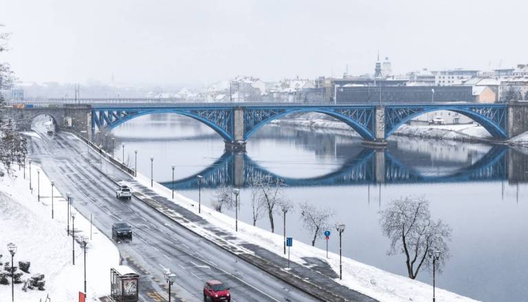 Megla in nizka oblačnost nad nižinami: Vzhod Slovenije v pričakovanju vremenskega preobrata