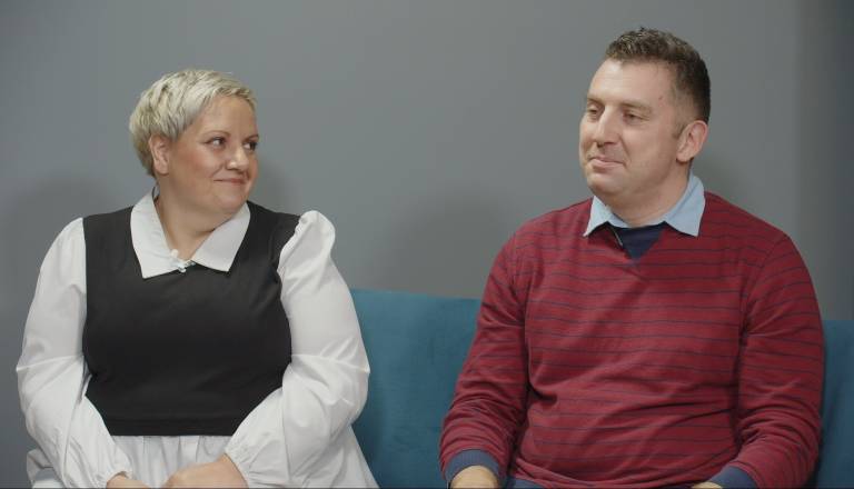 VIDEO: Simona in Matjaž Kosi brez olepševanja o petih otrocih, ceni spletne slave in zakaj sta skoraj izbrisala 'belega zajčka'