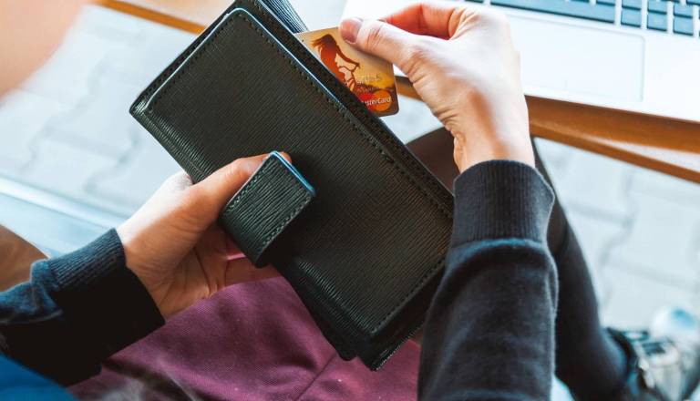 Draga napaka zaposlene v podjetju: Mail je bil videti pravi, denar je izginil