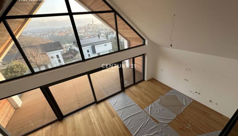 FOTO: Tako izgleda luksuz na Dolenjskem. Kaj pa za ta denar dobite v Ljubljani?