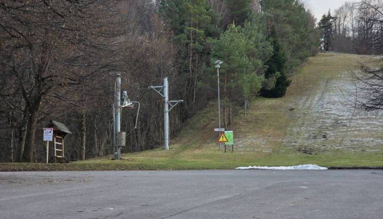 Višnja Gora: Je sankanje na Polževem res prepovedano?
