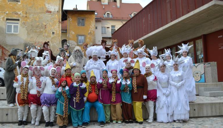 Dedek Mraz prihaja na Ptuj, otroci vabljeni na lutkovne predstave