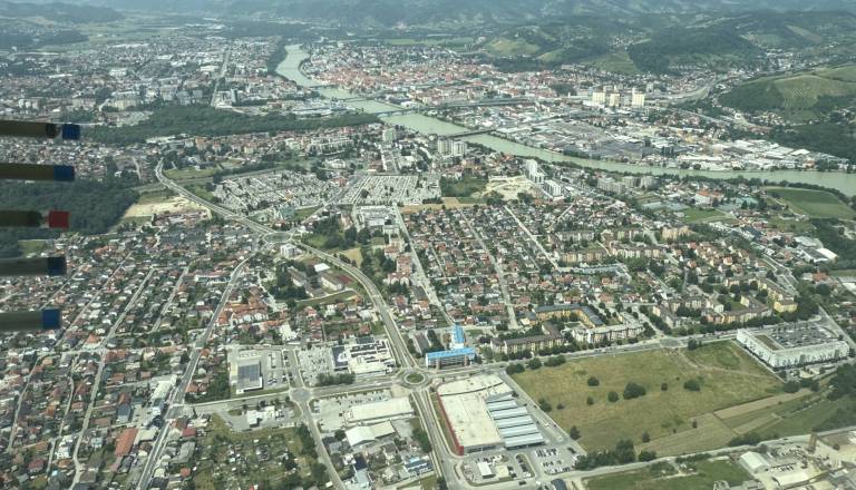 Mariborska občina prodaja 61 kvadratov veliko zemljišče. Preverite, kje in kakšna je izhodiščna cena