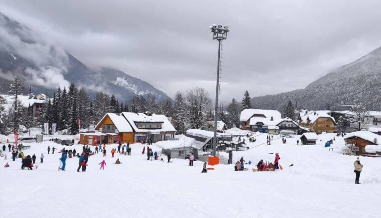 Prvi veliki smučarski spektakel v Kranjski Gori že prihodnji teden