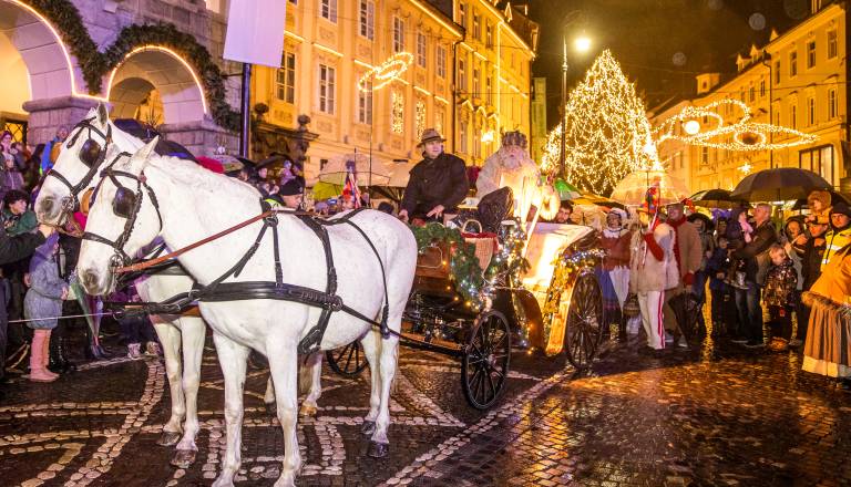 Dedek Mraz prihaja v Ljubljano, mesto bodo napolnili sneg in pravljice