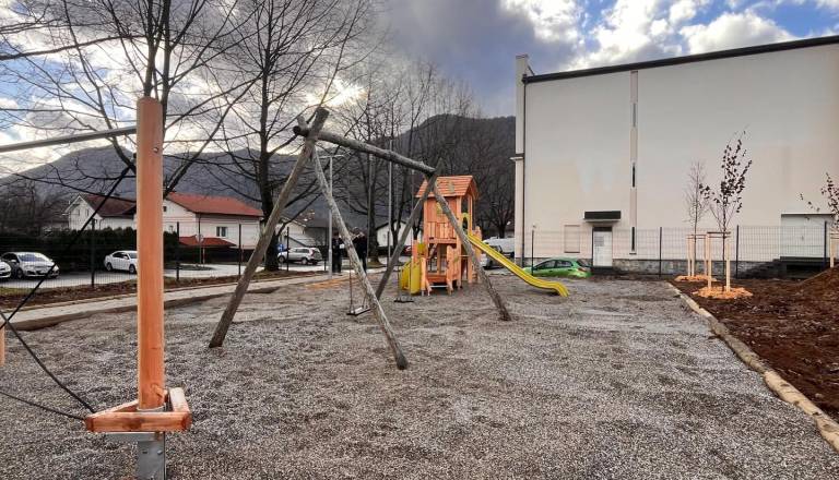 Prenova igrišča v UHM se bliža koncu