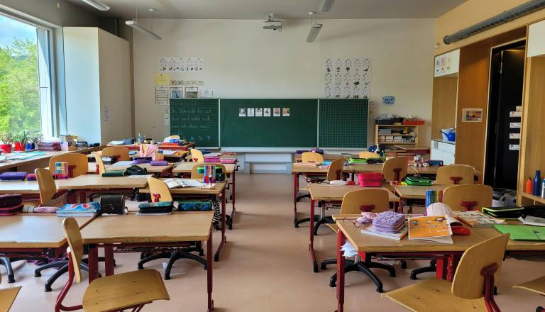 Šole po državi prejele sporočila z varnostno grožnjo, policija miri: Ni razloga za preplah