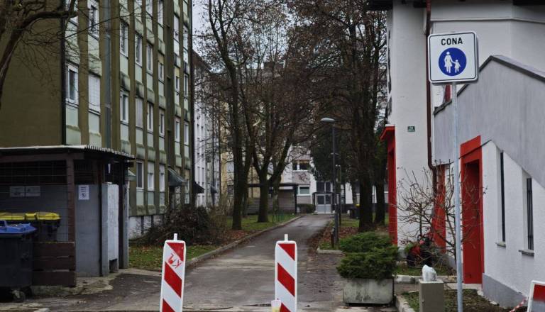 Skrb zaradi parkirišč v Štepanjskem naselju, pri novi kavarni omejitev ne načrtujejo