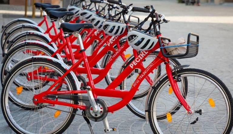 Mestna občina Ptuj bo nadgradila sistem za izposojo koles. Kaj prinaša projekt PECIKL 2?