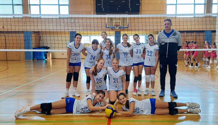 Lendavčanke navdušile, male odbojkarice napredovale v A ligo