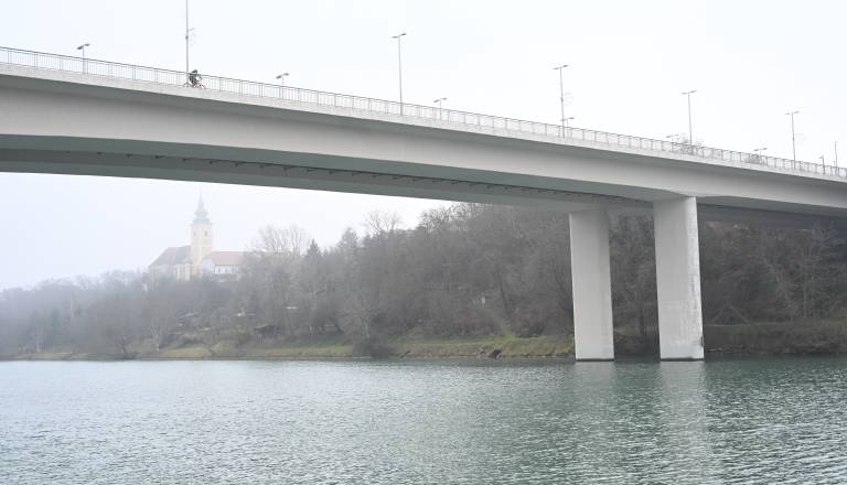Ponoči našli truplo, po neuradnih podatkih mladoletnika