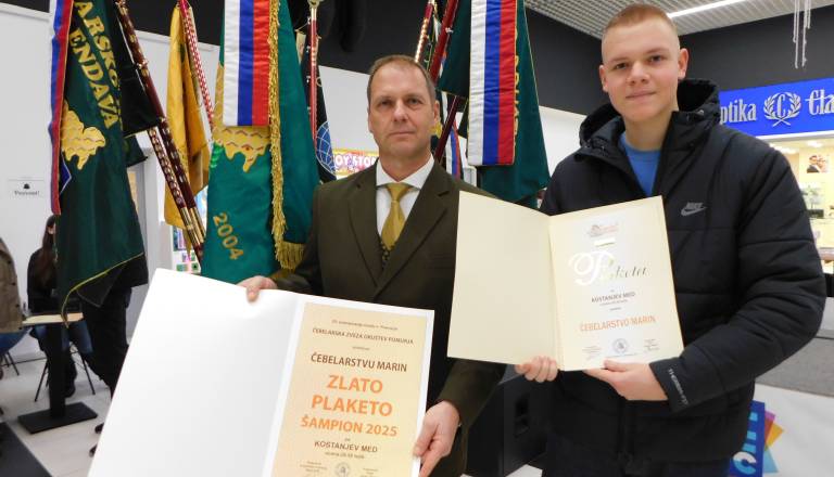 Čebelarstvo Marin iz Polenšaka je prejelo zlato plaketo