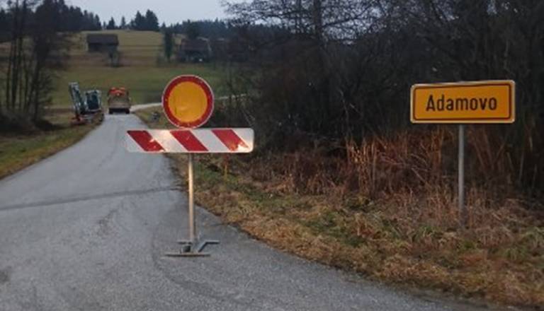 Sanacija mostu prinesla zaporo ceste v Velikih Laščah