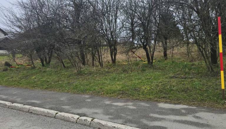 FOTO: Trata v Kočevju znova tarča vandalizma, poglejte, kaj so tokrat storili nepridipravi