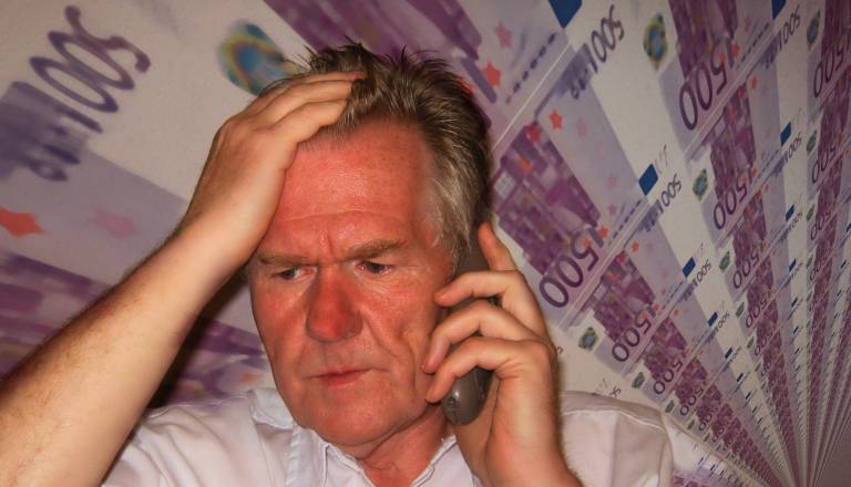 V obtoku je več ponarejenega denarja, kot si mislimo. Kako ga prepoznati?