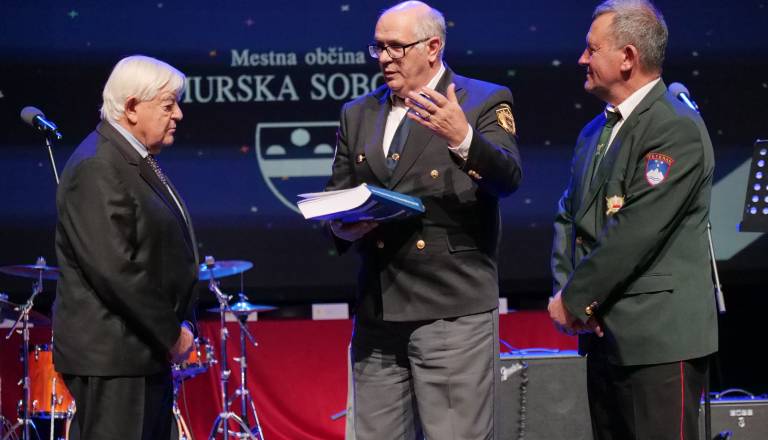 FOTO in VIDEO: V Murski Soboti slovesno obeležili dan samostojnosti in enotnosti ter 35-letnico plebiscita