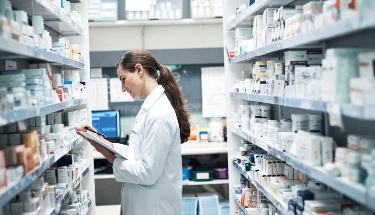 V Lekarnah Ptuj zmanjkalo nekaterih zdravil? Fridl odgovarja ...