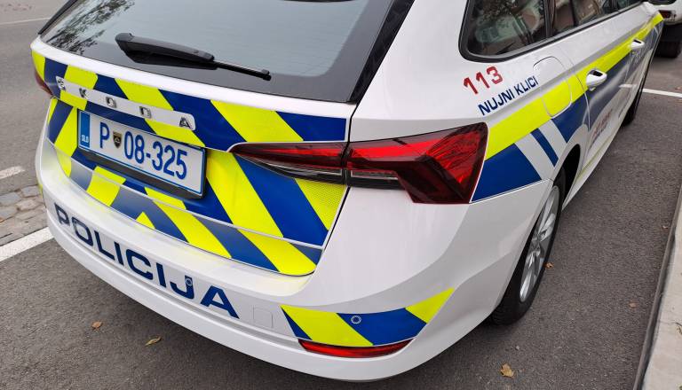 Zaradi kaznivih dejanj 44-letniku odredili pridržanje