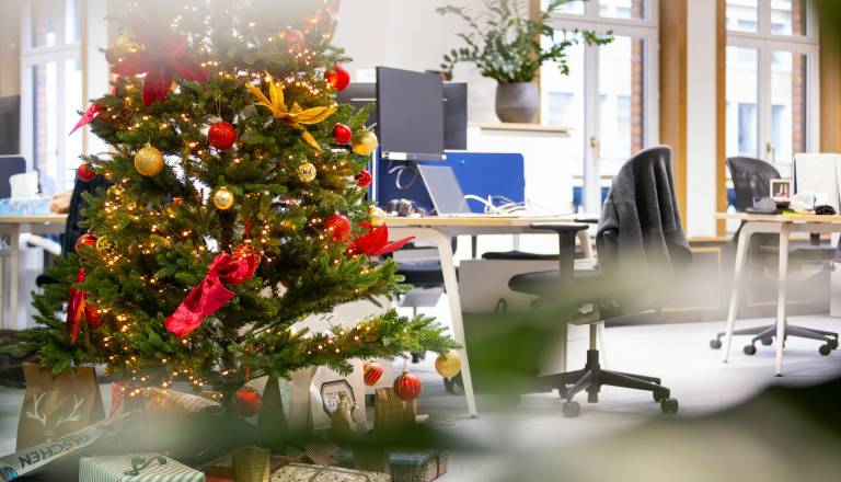 Slovensko podjetje kaznovalo zaposlene zaradi bolniške, ostali brez nagrade