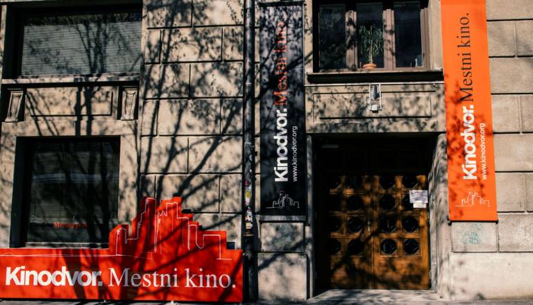 Na silvestrovo družinska premiera celovečerca o mali Fridi Kahlo, kakšen je praznični filmski spored za otroke in mlade?