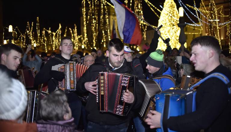 FOTO in VIDEO: V Ljubljani shod harmonikarjev v podporo slovenski glasbi