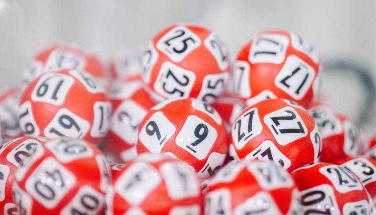 Zgodovinski žreb ima zmagovalca: Srečnež zadel 1,8 milijarde