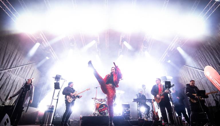 FOTO in VIDEO: Natalija Verboten poskrbela za čaroben božični večer na Trgu Leona Štuklja