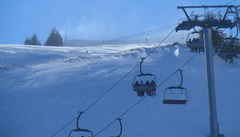 Zaradi gneče v prihodnjem tednu omejili število smučarskih vozovnic na priljubljenem smučišču
