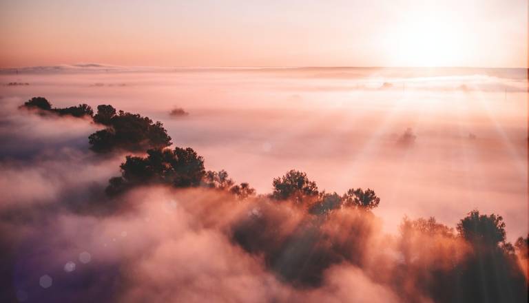 V gorah sonce in 10 stopinj, v dolinah megla 