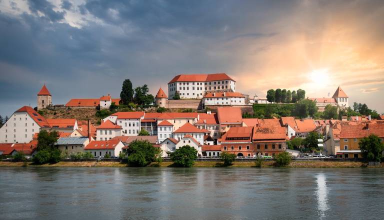 Turizem v razcvetu: Slovenijo letos obiskalo več kot šest milijonov turistov