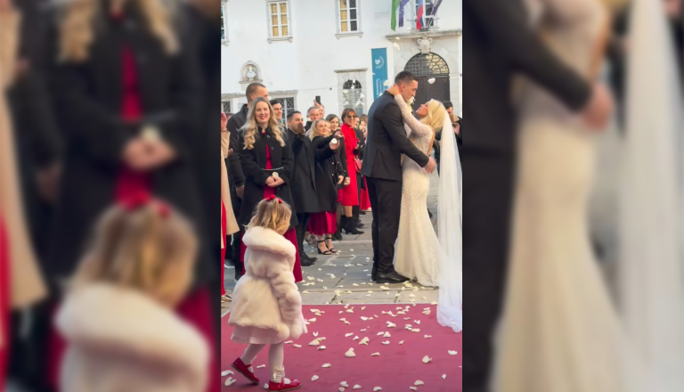 Hči nekdanjega slovenskega premierja dahnila usodni da »da«