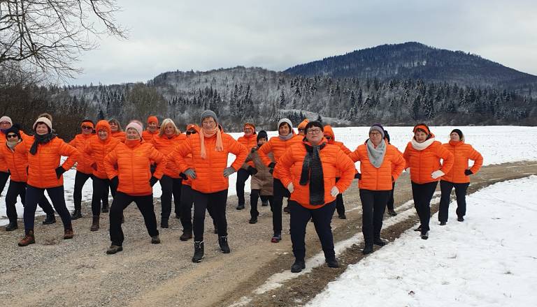 Začnite dan z gibanjem: V začetku leta brezplačna jutranja vadba preko Zooma