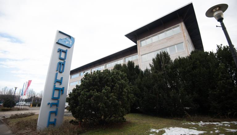 Nigrad dobil tri nove nadzornike in prokuristko