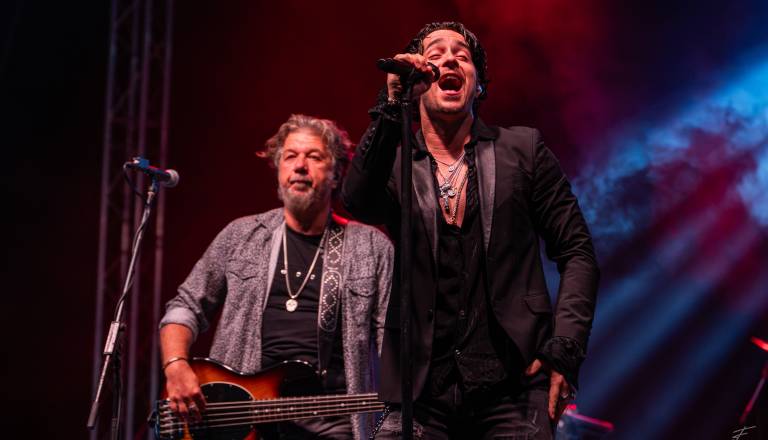 Priljubljeni pevec sporočil veselo novico 