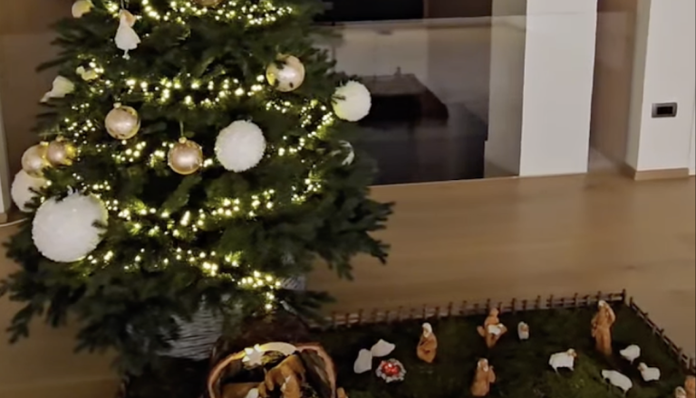 Ribniški župan delil praznično vzdušje iz svojega doma