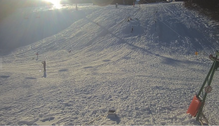 Smuka na Gačah še vsaj teden dni ne bo možna: »Delamo vse, da smučišče odpremo«