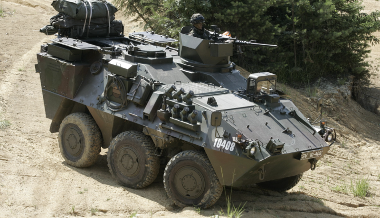 FOTO: Tako izgleda vozilo, s katerim so se prevrnili vojaki 