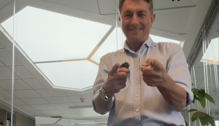Pahor zaplesal na Brizgalna brizga: Je to začetek novega trenda?