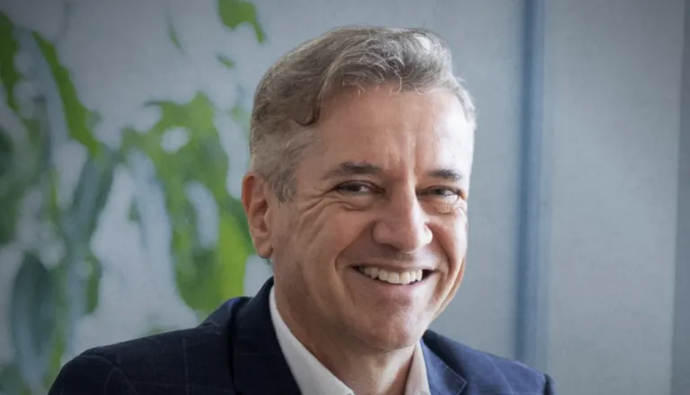 Dolenjske občine prejele dopis o vzpostavitvi pilotnega romskega naselja. Kaj jim je sporočil Golob?