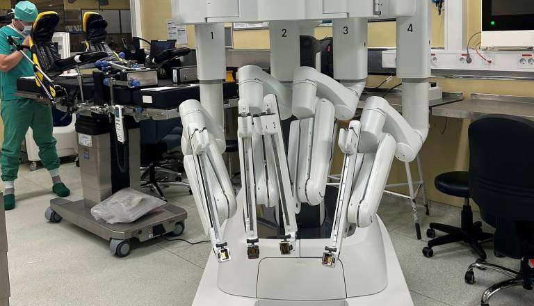 UKC Ljubljana dobil drugi kirurški robot da Vinci