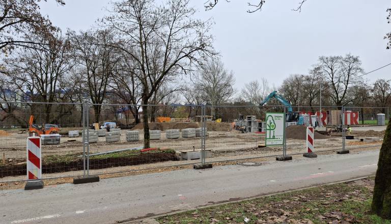 Objekti ob doživljajskem mostu v Štepanjskem namenjeni širši javnosti - kaj pa parkiranje?