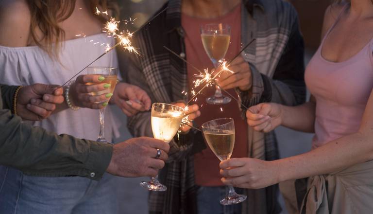 Zvezde za silvestrski večer obljubljajo nepričakovane, a hkrati zelo koristne življenjske preobrate